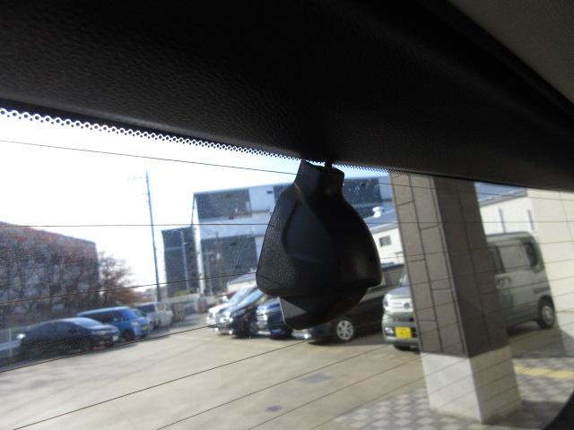 オデッセイ アブソルート・ＥＸ　禁煙車・プラチナホワイトパール・マルチビューカメラ・デカナビ・前後ドラレコ・ＬＥＤヘッドライト・ホンダセンシング・シートヒーター・トリプルゾーンエアコン　パーキングサポート　シ－トヒ－タ－　３列シート（5枚目）