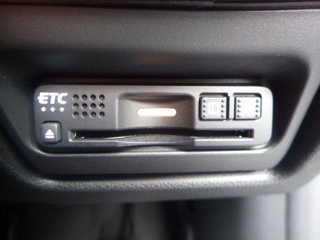 ステップワゴンスパーダ スパーダ・クールスピリットホンダセンシング　禁煙車・プラチナホワイト・パール・デカナビ・リヤ席モニター・オートサイドステップ・リモコンエンジンスターター・８人乗り・ドラレコ前後・ＬＥＤヘッドライト・ホンダセンシング　サイドエアバック　スマートキ（6枚目）