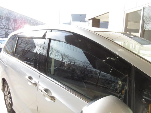 オデッセイハイブリッド ｅ：ＨＥＶアブソルート　禁煙車・スーパープラチナメタリック・８人乗り・デカナビ・ＬＥＤヘッドライト・ホンダセンシング・サイドカーテンエアバック・ＥＴＣ・リヤカメラ　衝突被害軽減ブレーキ　ＬＥＤヘッドランプ　クリアランスソナー（19枚目）