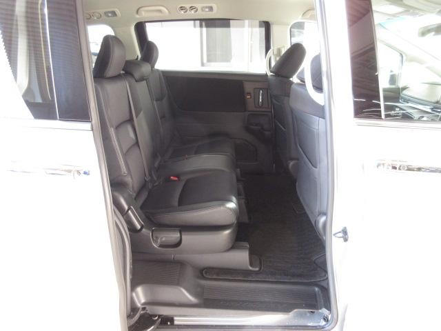 オデッセイハイブリッド ｅ：ＨＥＶアブソルート　禁煙車・スーパープラチナメタリック・８人乗り・デカナビ・ＬＥＤヘッドライト・ホンダセンシング・サイドカーテンエアバック・ＥＴＣ・リヤカメラ　衝突被害軽減ブレーキ　ＬＥＤヘッドランプ　クリアランスソナー（21枚目）