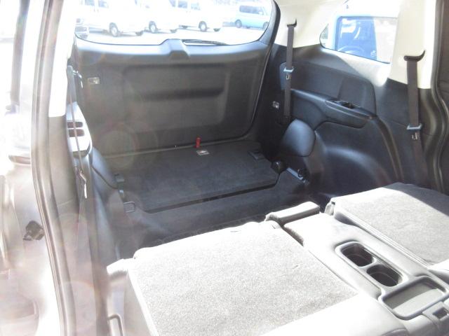 オデッセイハイブリッド ｅ：ＨＥＶアブソルート　禁煙車・スーパープラチナメタリック・８人乗り・デカナビ・ＬＥＤヘッドライト・ホンダセンシング・サイドカーテンエアバック・ＥＴＣ・リヤカメラ　衝突被害軽減ブレーキ　ＬＥＤヘッドランプ　クリアランスソナー（24枚目）