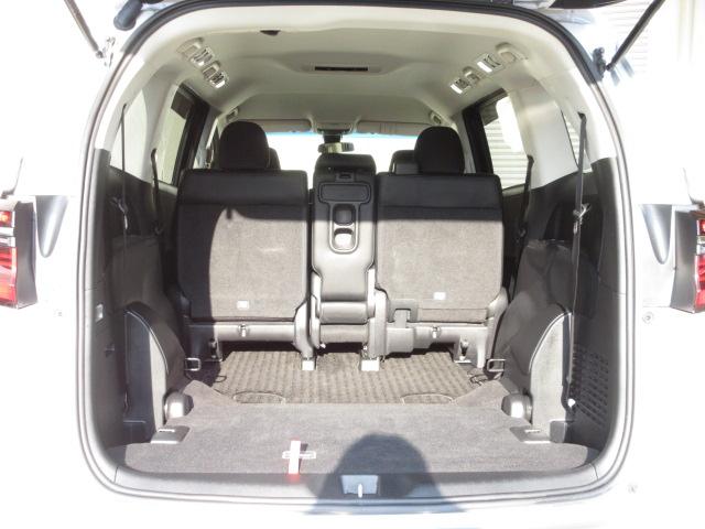 オデッセイハイブリッド ｅ：ＨＥＶアブソルート　禁煙車・スーパープラチナメタリック・８人乗り・デカナビ・ＬＥＤヘッドライト・ホンダセンシング・サイドカーテンエアバック・ＥＴＣ・リヤカメラ　衝突被害軽減ブレーキ　ＬＥＤヘッドランプ　クリアランスソナー（27枚目）