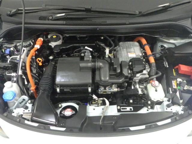 フィット e:HEVホーム 元当社試乗車・フィヨルドミスト・パール・禁煙車・9インチナビ・ETC・サイドエアバッグ・LEDヘッドライト・ホンダセンシング・ 前後誤発進抑制機能 助手席エアバッグ 運転席エアバッグ 1オナ ABS(16枚目)