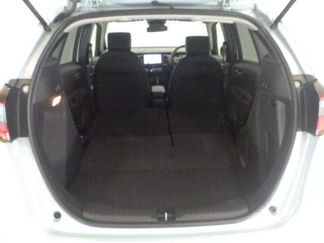 フィット e:HEVホーム 元当社試乗車・フィヨルドミスト・パール・禁煙車・9インチナビ・ETC・サイドエアバッグ・LEDヘッドライト・ホンダセンシング・ 前後誤発進抑制機能 助手席エアバッグ 運転席エアバッグ 1オナ ABS(21枚目)