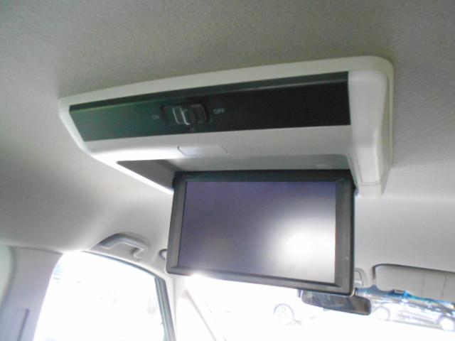 ステップワゴンスパーダ スパーダホンダセンシング　禁煙車　８人乗り　９インチナビ　フリップダウンモニター　ＥＴＣ　ドライブレコーダー　盗難防止　助手席エアバッグ　Ｗパワスラ　記録簿有　リアオートエアコン　地デジ　サイドエアバッグ　ＬＥＤライト　ＵＳＢ（14枚目）