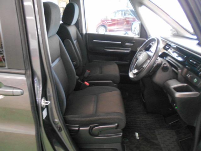 ステップワゴンスパーダ スパーダホンダセンシング　禁煙車　８人乗り　９インチナビ　フリップダウンモニター　ＥＴＣ　ドライブレコーダー　盗難防止　助手席エアバッグ　Ｗパワスラ　記録簿有　リアオートエアコン　地デジ　サイドエアバッグ　ＬＥＤライト　ＵＳＢ（21枚目）