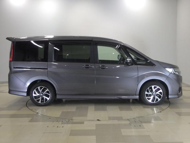 ステップワゴンスパーダ スパーダホンダセンシング　禁煙車　８人乗り　９インチナビ　フリップダウンモニター　ＥＴＣ　ドライブレコーダー　盗難防止　助手席エアバッグ　Ｗパワスラ　記録簿有　リアオートエアコン　地デジ　サイドエアバッグ　ＬＥＤライト　ＵＳＢ（31枚目）