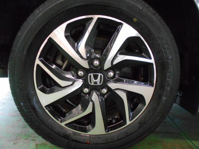 ステップワゴンスパーダ スパーダホンダセンシング　禁煙車　８人乗り　９インチナビ　フリップダウンモニター　ＥＴＣ　ドライブレコーダー　盗難防止　助手席エアバッグ　Ｗパワスラ　記録簿有　リアオートエアコン　地デジ　サイドエアバッグ　ＬＥＤライト　ＵＳＢ（35枚目）