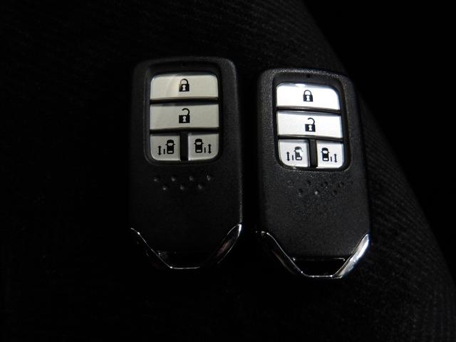 オデッセイハイブリッド ハイブリッド・ホンダセンシング　禁煙車　社外ドラレコ　ＬＥＤ　ＥＴＣ　スマートキー　Ｒカメラ　８人乗り　ＣＭＢＳ　エアバッグ　Ｂカメラ　オートクルーズコントロール　地デジ　サイドエアバッグ　ＤＶＤ再生可能　アイドリングストップ（16枚目）