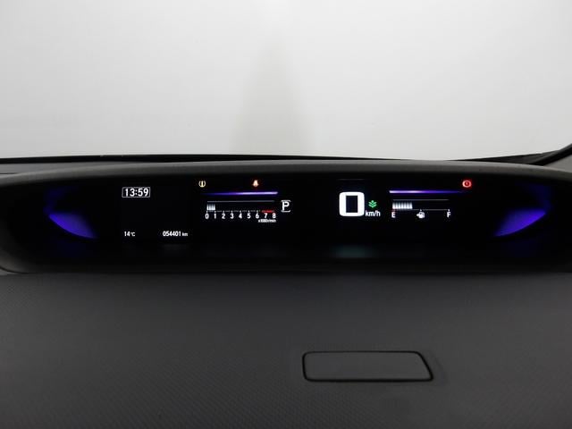 ステップワゴンスパーダ スパーダ・クールスピリット　禁煙車　純正９インチナビ　ＬＥＤヘッドライト　Ｒカメラ　ＥＴＣ　ＬＥＤヘッドライト　両電動スライドドア　追突軽減ブレーキ　スマキー　フルセグテレビ　盗難防止システム　サイドエアバック　ナビＴＶ　ＤＶＤ（15枚目）