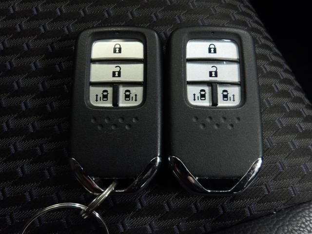 ステップワゴンスパーダ スパーダ・クールスピリット　禁煙車　純正９インチナビ　ＬＥＤヘッドライト　Ｒカメラ　ＥＴＣ　ＬＥＤヘッドライト　両電動スライドドア　追突軽減ブレーキ　スマキー　フルセグテレビ　盗難防止システム　サイドエアバック　ナビＴＶ　ＤＶＤ（16枚目）