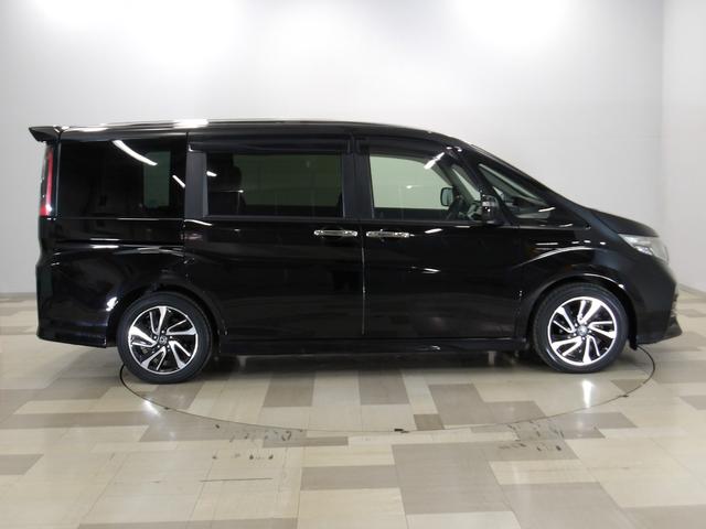 ステップワゴンスパーダ スパーダ・クールスピリット　禁煙車　純正９インチナビ　ＬＥＤヘッドライト　Ｒカメラ　ＥＴＣ　ＬＥＤヘッドライト　両電動スライドドア　追突軽減ブレーキ　スマキー　フルセグテレビ　盗難防止システム　サイドエアバック　ナビＴＶ　ＤＶＤ（33枚目）