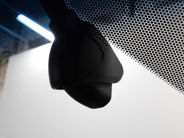 ステップワゴンスパーダ スパーダ・クールスピリットホンダセンシング　禁煙車　９インチ純正ナビ　ＥＴＣ　スマートキー　シートヒーター　Ｒカメラ　サイドエアバック　左右電動スライドドア　バックモニタ　地ＴＶ　ナビ＆ＴＶ　三列シート　助手席エアバッグ　ドライブレコーダ（4枚目）