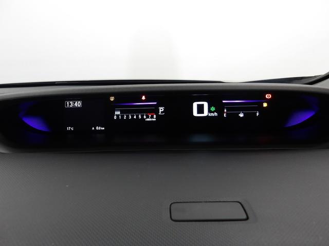 ステップワゴンスパーダ スパーダ・クールスピリットホンダセンシング　禁煙車　９インチ純正ナビ　ＥＴＣ　スマートキー　シートヒーター　Ｒカメラ　サイドエアバック　左右電動スライドドア　バックモニタ　地ＴＶ　ナビ＆ＴＶ　三列シート　助手席エアバッグ　ドライブレコーダ（14枚目）