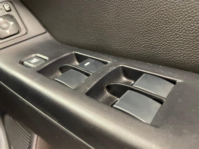 スポーツ 社外SDナビ/CN-R330D/CD/DVD/MSV/Bluetooth/フルセグ クルーズコントロール パドルシフト ETC 革巻きステアリング HIDヘッドランプ オートライト 純正18インチAW(7枚目)