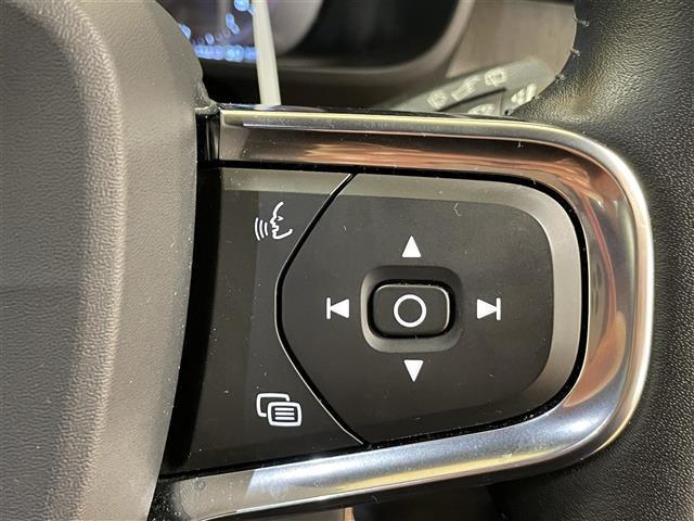 ＸＣ４０ Ｔ４　ＡＷＤ　インスクリプション　禁煙車　純正ＨＤＤナビ　フルセグ　Ｂｌｕｅｔｏｏｔｈ　Ａｐｐｌｅｃａｒｐｌａｙ　ＡｎｄｒｏｉｄＡｕｔｏ　コンビニエンスパッケージ　ＥＴＣ　ドライブレコーダー　全方位モニター　４ＷＤ　レザーシート（12枚目）