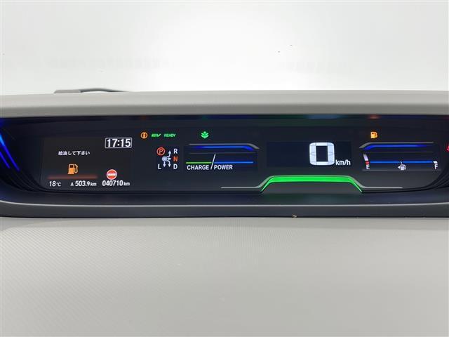 ハイブリッド・Ｇホンダセンシング　衝突軽減システム　純正ＳＤナビ　レーダークルーズコントロール　フルセグＴＶ　ＣＤ　ＤＶＤ　Ｂｌｕｅｔｏｏｔｈ　バックカメラ　コーナーセンサー　アルミホイール　ＬＥＤヘッドライト　レーンキープアシスト(7枚目)