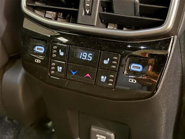 ＲＸ ＲＸ３５０ｈ　バージョンＬ　メーカー純正ナビ　パノラミックビューモニター　パワーバックドア　Ｂｌｕｅｔｏｏｔｈ　フルセグＴＶ　サンルーフ　ヘッドアップディスプレイ　ミラー一体型前後ドライブレコーダー　ＥＴＣ２．０　パドルシフト（15枚目）