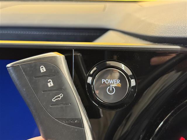 ＲＸ ＲＸ３５０ｈ　バージョンＬ　メーカー純正ナビ　パノラミックビューモニター　パワーバックドア　Ｂｌｕｅｔｏｏｔｈ　フルセグＴＶ　サンルーフ　ヘッドアップディスプレイ　ミラー一体型前後ドライブレコーダー　ＥＴＣ２．０　パドルシフト（18枚目）