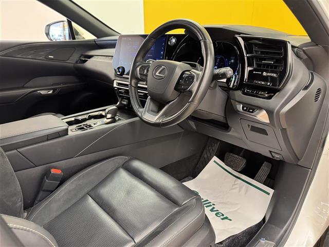 ＲＸ ＲＸ３５０ｈ　バージョンＬ　メーカー純正ナビ　パノラミックビューモニター　パワーバックドア　Ｂｌｕｅｔｏｏｔｈ　フルセグＴＶ　サンルーフ　ヘッドアップディスプレイ　ミラー一体型前後ドライブレコーダー　ＥＴＣ２．０　パドルシフト（19枚目）