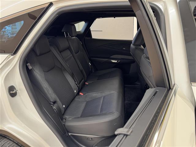 ＲＸ ＲＸ３５０ｈ　バージョンＬ　メーカー純正ナビ　パノラミックビューモニター　パワーバックドア　Ｂｌｕｅｔｏｏｔｈ　フルセグＴＶ　サンルーフ　ヘッドアップディスプレイ　ミラー一体型前後ドライブレコーダー　ＥＴＣ２．０　パドルシフト（21枚目）