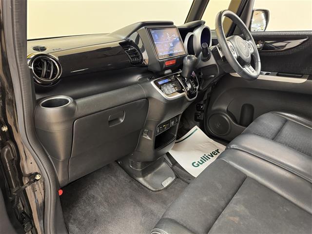 N-BOXカスタム G・ターボLパッケージ 4WD メモリーナビ HIDヘッドライト ETC バックカメラ 両側電動スライドドア フルセグ シートヒーター オートクルーズコントロール ターボ DVD再生 オートライト 衝突防止システム エアコン(19枚目)