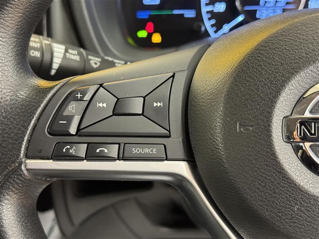 ノート ｅ－パワー　Ｘ　純正７インチワイドナビ　アラウンドビューモニター　クルーズコントロール　Ｂｌｕｅｔｏｏｔｈ　フルセグＴＶ　ミュージックサーバー　ＬＥＤヘッドライト　ＬＥＤフォグランプ　ＥＴＣ　純正１５インチアルミ（7枚目）