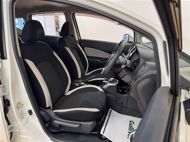 ノート ｅ－パワー　Ｘ　純正７インチワイドナビ　アラウンドビューモニター　クルーズコントロール　Ｂｌｕｅｔｏｏｔｈ　フルセグＴＶ　ミュージックサーバー　ＬＥＤヘッドライト　ＬＥＤフォグランプ　ＥＴＣ　純正１５インチアルミ（13枚目）