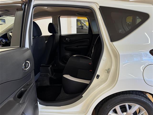 ノート ｅ－パワー　Ｘ　純正７インチワイドナビ　アラウンドビューモニター　クルーズコントロール　Ｂｌｕｅｔｏｏｔｈ　フルセグＴＶ　ミュージックサーバー　ＬＥＤヘッドライト　ＬＥＤフォグランプ　ＥＴＣ　純正１５インチアルミ（16枚目）