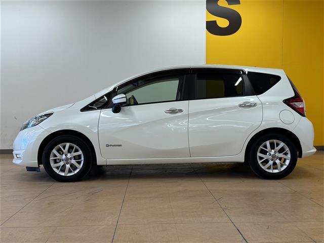 ノート ｅ－パワー　Ｘ　純正７インチワイドナビ　アラウンドビューモニター　クルーズコントロール　Ｂｌｕｅｔｏｏｔｈ　フルセグＴＶ　ミュージックサーバー　ＬＥＤヘッドライト　ＬＥＤフォグランプ　ＥＴＣ　純正１５インチアルミ（32枚目）