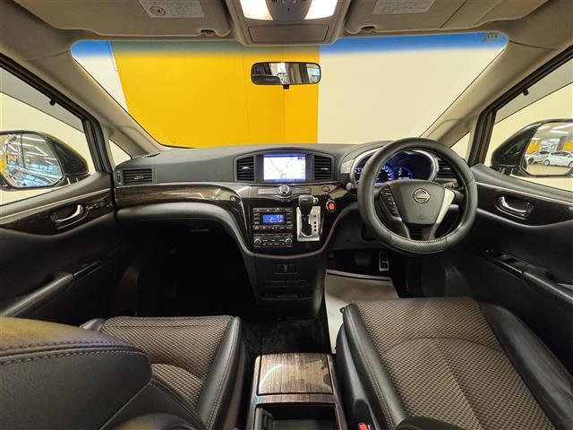 エルグランド 250ハイウェイスターアーバンクロム メーカー純正ナビ アラウンドビューモニター フリップダウンモニター 両側電動スライドドア Bluetooth フルセグTV ミュージックサーバー USB  HIDヘッドライト ETC 純正フロアマット(2枚目)