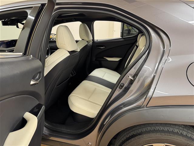 UX UX250h Fスポーツ メーカー純正ナビ パノラミックビューモニター パワーバックドア ETC2.0 シートメモリー 前席シートヒーター ハンドルヒーター サンルーフ 前後ドライブレコーダー Bluetooth フルセグTV(20枚目)