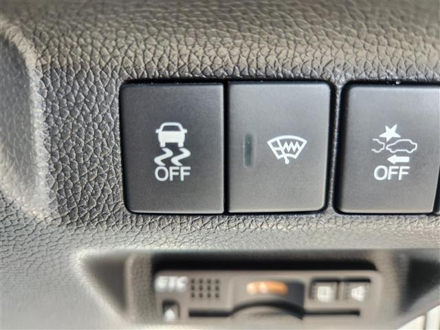 フリードハイブリッド ハイブリッド・EX 禁煙車 バックモニター アダプティブクルコン 衝突被害軽減 車線逸脱防止 誤発進抑制 LEDオートライト 純正9型ナビTV 両側パワスラ ビルトインETC 半革シート 前席シートヒーター スマートキー(6枚目)