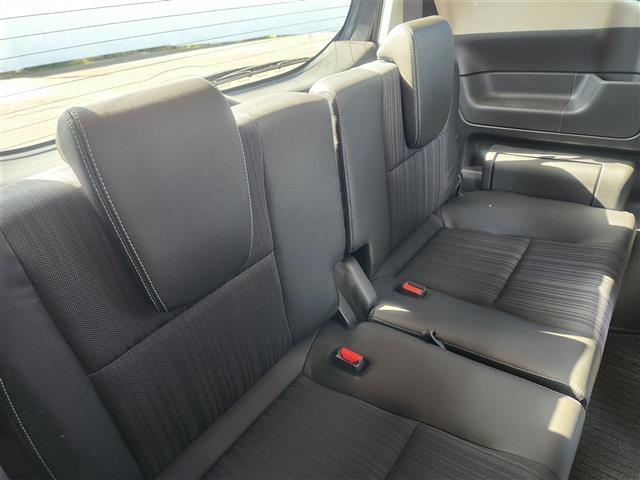 フリードハイブリッド ハイブリッド・EX 禁煙車 バックモニター アダプティブクルコン 衝突被害軽減 車線逸脱防止 誤発進抑制 LEDオートライト 純正9型ナビTV 両側パワスラ ビルトインETC 半革シート 前席シートヒーター スマートキー(12枚目)