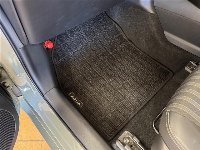 アクア Z メーカー純正ナビ パノラミックビューモニター プリクラッシュセーフティー Bluetooth フルセグTV USB 前席シートヒーター パワーシート ハンドルヒーター ヘッドアップディスプレイ ETC(41枚目)