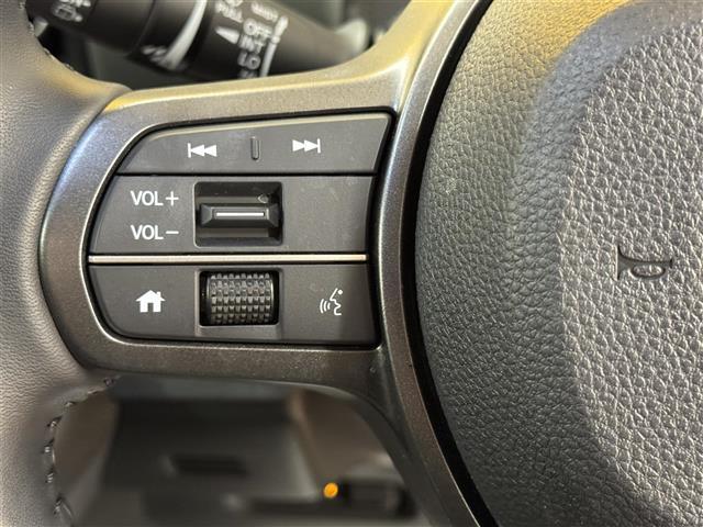 フリード e:HEVクロスター ホンダセンシング ブラインドスポットインフォメーション 純正9インチナビ フルセグTV マルチビューカメラシステム ビルトインETC ドライブレコーダー 両側パワースライドドア 黒革 シートヒーター(8枚目)