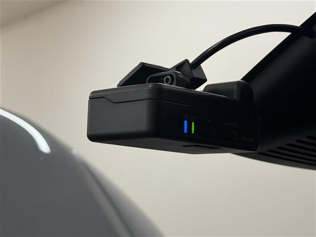 フリード e:HEVクロスター ホンダセンシング ブラインドスポットインフォメーション 純正9インチナビ フルセグTV マルチビューカメラシステム ビルトインETC ドライブレコーダー 両側パワースライドドア 黒革 シートヒーター(12枚目)