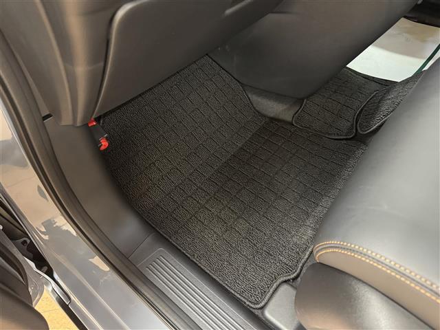 フリード e:HEVクロスター ホンダセンシング ブラインドスポットインフォメーション 純正9インチナビ フルセグTV マルチビューカメラシステム ビルトインETC ドライブレコーダー 両側パワースライドドア 黒革 シートヒーター(41枚目)