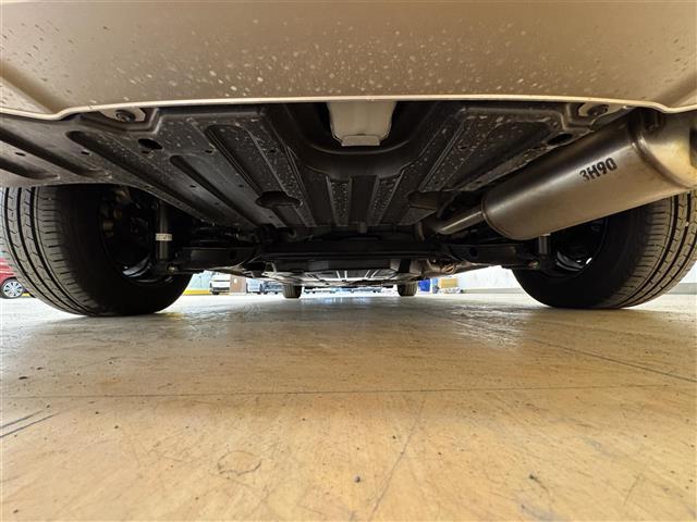 フリード e:HEVクロスター ホンダセンシング ブラインドスポットインフォメーション 純正9インチナビ フルセグTV マルチビューカメラシステム ビルトインETC ドライブレコーダー 両側パワースライドドア 黒革 シートヒーター(43枚目)