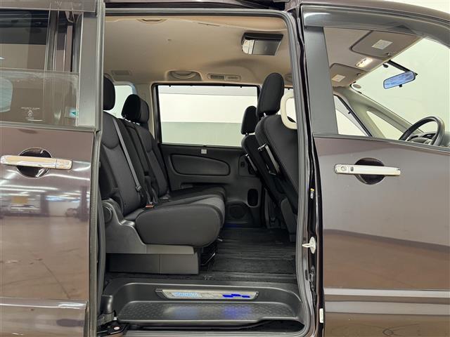 セレナ ハイウェイスターG S-ハイブリッド エアロモード 純正ナビ バックカメラ 両側パワースライドドア アルパイン10.2型フリップダウンモニター クルーズコントロール オートライト フォグランプ 純正フロアマット 純正16AW スマートキー2本 ETC(14枚目)