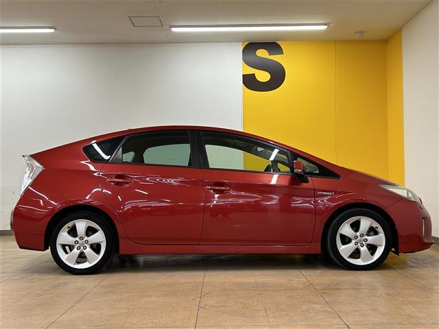 プリウス Sツーリングセレクション 社外8インチナビ フルセグTV Bluetooth LEDヘッドライト フォグランプ ETC 純正フロアマット 純正17インチアルミホイール スマートキー プッシュスタート(29枚目)