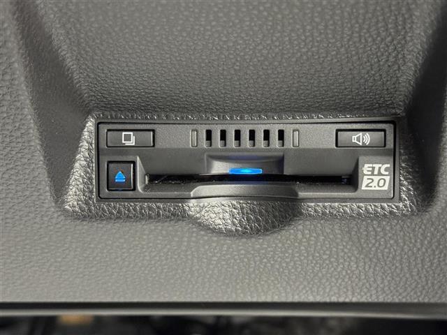 ＧＲヤリス ＲＳ　純正Ｔコネクトナビ　バックカメラ　Ｂｌｕｅｔｏｏｔｈ　フルセグＴＶ　ＵＳＢ　ＬＥＤヘッドライト　フォグランプ　前席シートヒーター　ハンドルヒーター　パドルシフト　オートホールド　電子パーキング（7枚目）