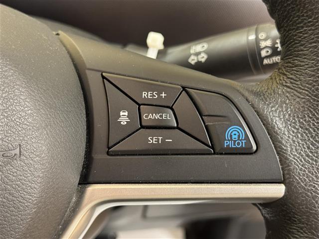 セレナ e-パワー XV 純正9インチナビ アラウンドビュー プロパイロット コーナーセンサー インテリミラー Bluetooth フルセグTV 両側電動スライドドア 前席シートヒーター ハンドルヒーター ETC ドラレコ(7枚目)