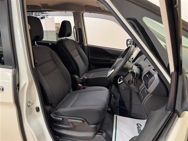 セレナ e-パワー XV 純正9インチナビ アラウンドビュー プロパイロット コーナーセンサー インテリミラー Bluetooth フルセグTV 両側電動スライドドア 前席シートヒーター ハンドルヒーター ETC ドラレコ(15枚目)