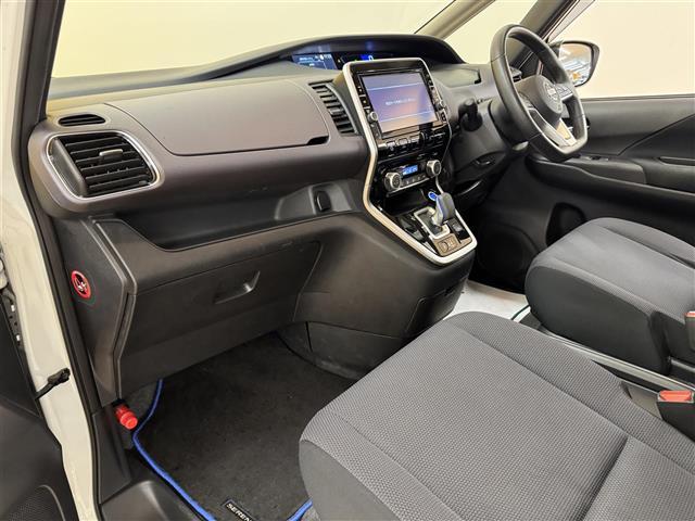 セレナ e-パワー XV 純正9インチナビ アラウンドビュー プロパイロット コーナーセンサー インテリミラー Bluetooth フルセグTV 両側電動スライドドア 前席シートヒーター ハンドルヒーター ETC ドラレコ(21枚目)