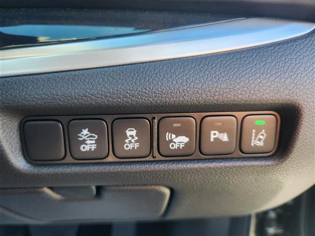 レジェンド ベースグレード 禁煙車 サンルーフ 全方位モニタ アダプティブクルコン 衝突被害軽減 車線逸脱防止支援 誤発進抑制 LEDオートライト 純正ナビTV ETC2.0 黒革シート シートヒーター 前席Pシート/エアシート(4枚目)