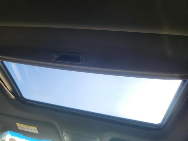 レジェンド ベースグレード 禁煙車 サンルーフ 全方位モニタ アダプティブクルコン 衝突被害軽減 車線逸脱防止支援 誤発進抑制 LEDオートライト 純正ナビTV ETC2.0 黒革シート シートヒーター 前席Pシート/エアシート(6枚目)