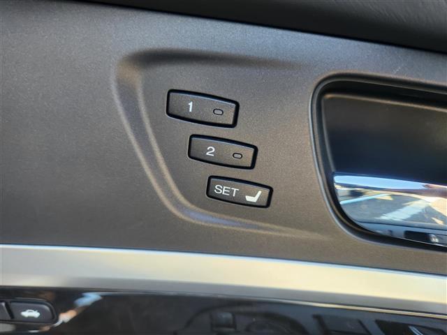 レジェンド ベースグレード 禁煙車 サンルーフ 全方位モニタ アダプティブクルコン 衝突被害軽減 車線逸脱防止支援 誤発進抑制 LEDオートライト 純正ナビTV ETC2.0 黒革シート シートヒーター 前席Pシート/エアシート(8枚目)