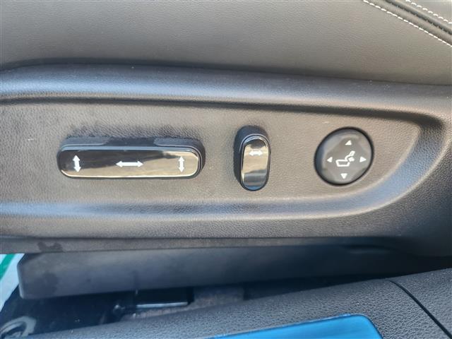 レジェンド ベースグレード 禁煙車 サンルーフ 全方位モニタ アダプティブクルコン 衝突被害軽減 車線逸脱防止支援 誤発進抑制 LEDオートライト 純正ナビTV ETC2.0 黒革シート シートヒーター 前席Pシート/エアシート(10枚目)