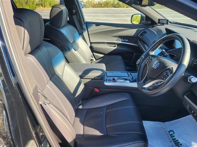 レジェンド ベースグレード 禁煙車 サンルーフ 全方位モニタ アダプティブクルコン 衝突被害軽減 車線逸脱防止支援 誤発進抑制 LEDオートライト 純正ナビTV ETC2.0 黒革シート シートヒーター 前席Pシート/エアシート(13枚目)